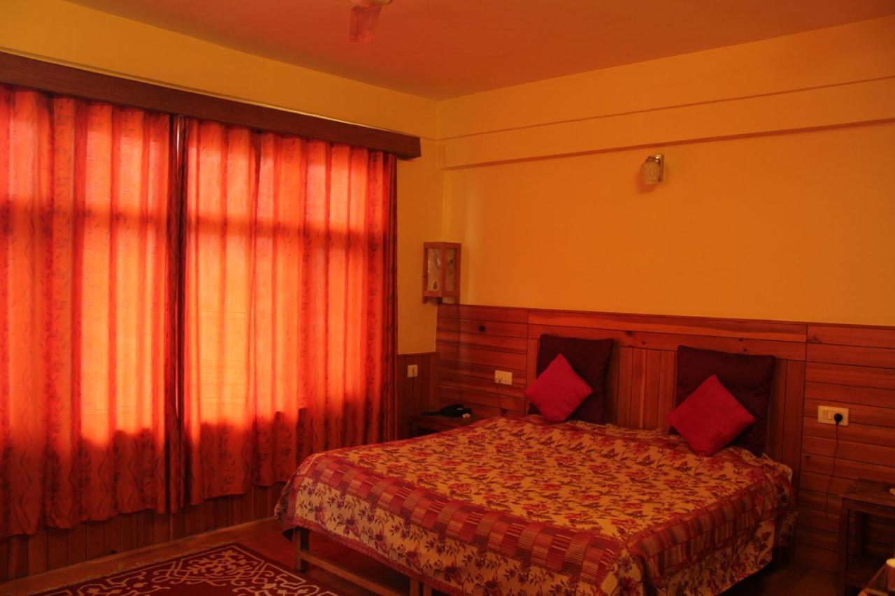 Pema Thang Hotel Kangra Bagian luar foto